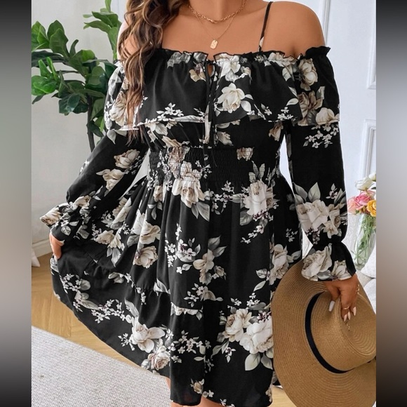 Boho plus size floral print cold shoulder dress - Picture 5 of 7